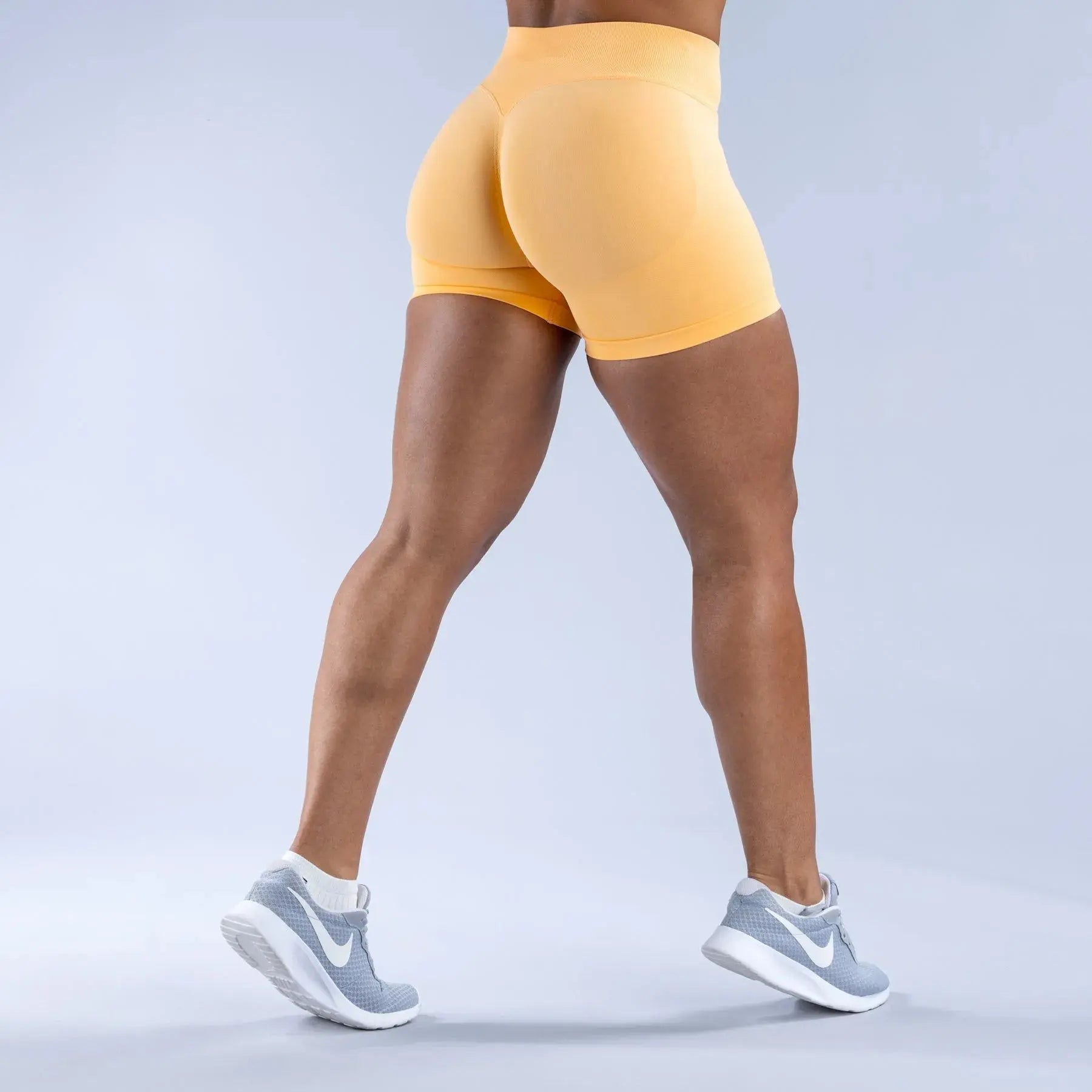 Booty Scrunch Butt Lifting Seamless Yoga Shorts Naked Feel Leggings Squat Proof Comfort Fitness Gym Tights Shorts Women Gym Ethics-Sports