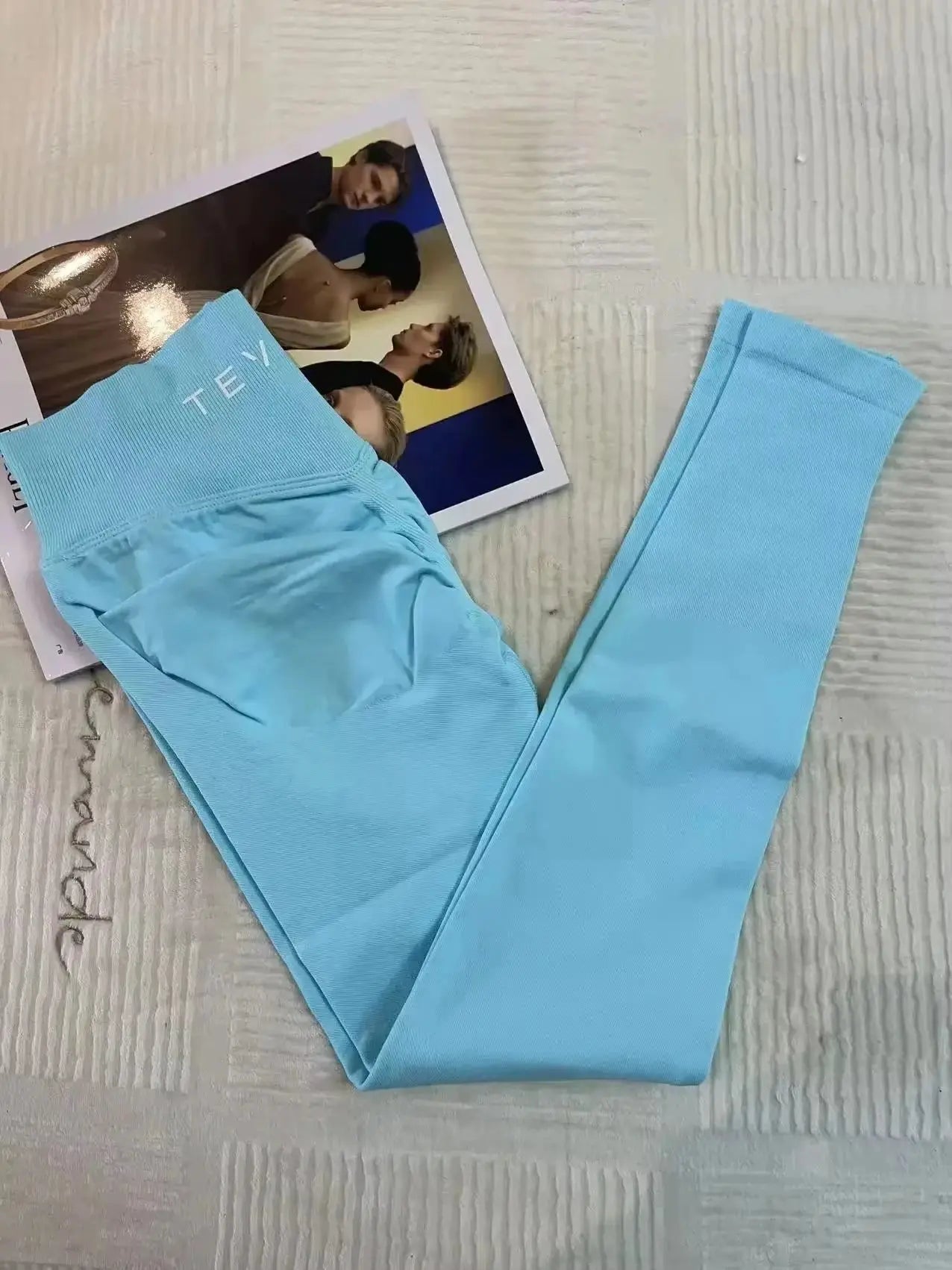 Neue Teveo Shock Wave Skinny Damen Sommerkleidung Nahtlose Yoga bedruckte Fitnesshose Bequeme und atmungsaktive Fitnessstrumpfhose Ethics Sports